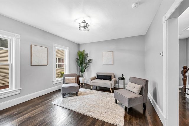15 Myrtle Ave, Holyoke, MA 01040