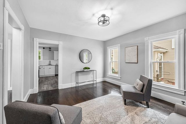 15 Myrtle Ave, Holyoke, MA 01040