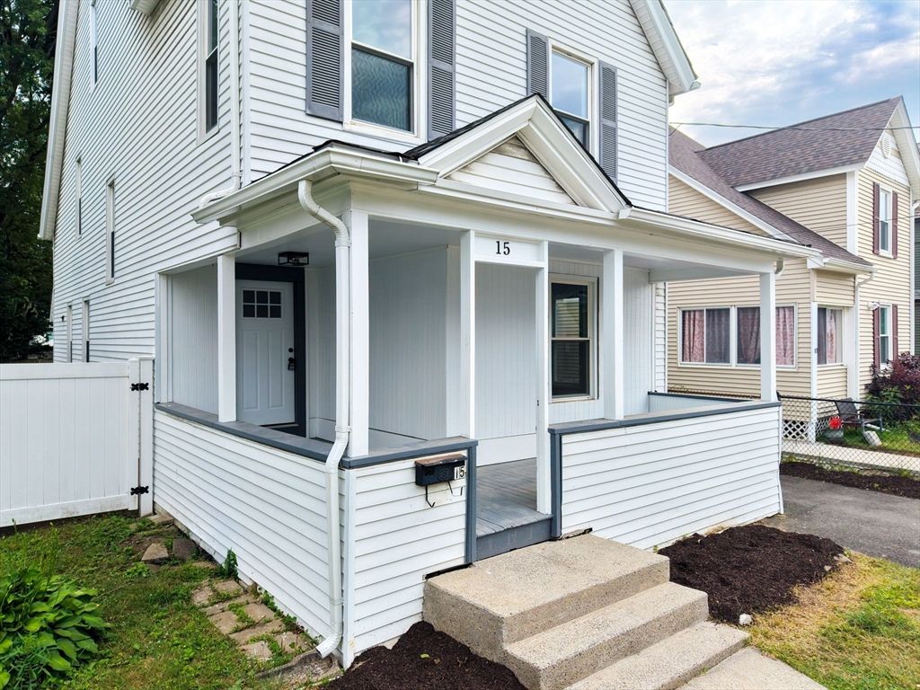 15 Myrtle Ave, Holyoke, MA 01040