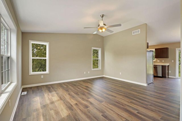 336 Parker DRIVE, Genoa City, WI 53128