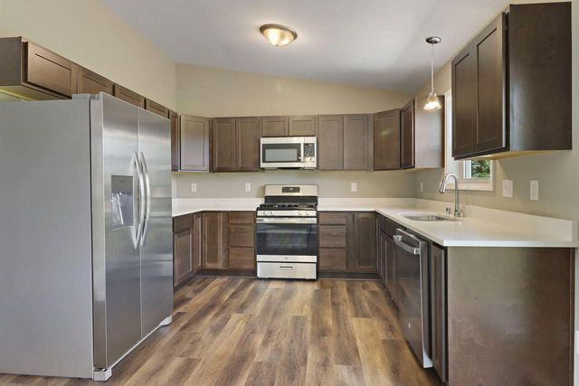 336 Parker DRIVE, Genoa City, WI 53128