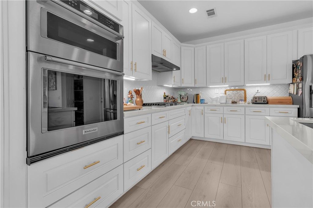 Image 10 of property listing at 11416 Bridgeway Drive, Riverside, CA 92505