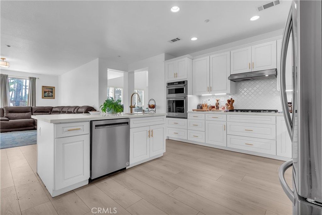 Image 8 of property listing at 11416 Bridgeway Drive, Riverside, CA 92505