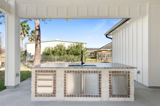 4221 Mallard Lane, Baytown, TX 77523