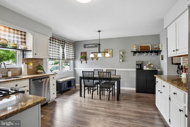 905 BRIDGEBORO ST, Delran, NJ 08075