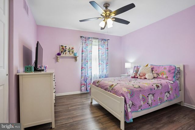 905 BRIDGEBORO ST, Delran, NJ 08075