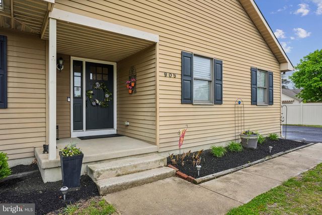 905 BRIDGEBORO ST, Delran, NJ 08075