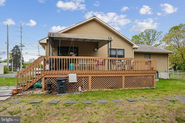 905 BRIDGEBORO ST, Delran, NJ 08075