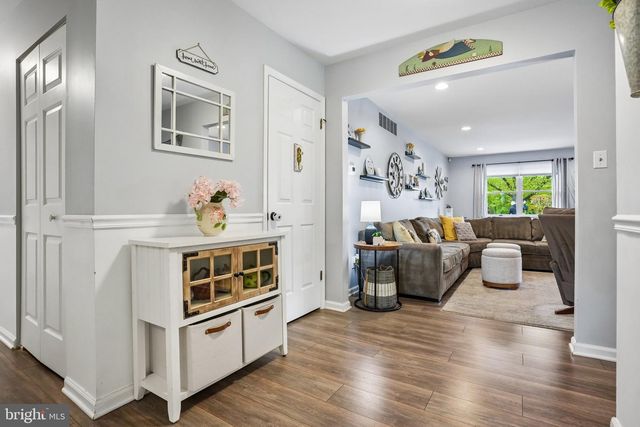 905 BRIDGEBORO ST, Delran, NJ 08075