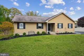 905 BRIDGEBORO ST, Delran, NJ 08075