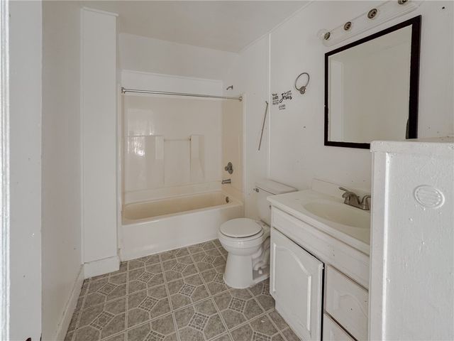 138 S Houston St, Aransas Pass, TX 78336