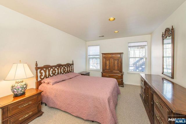 19 Morning Watch Road, Wayne, NJ 07470