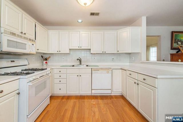 19 Morning Watch Road, Wayne, NJ 07470