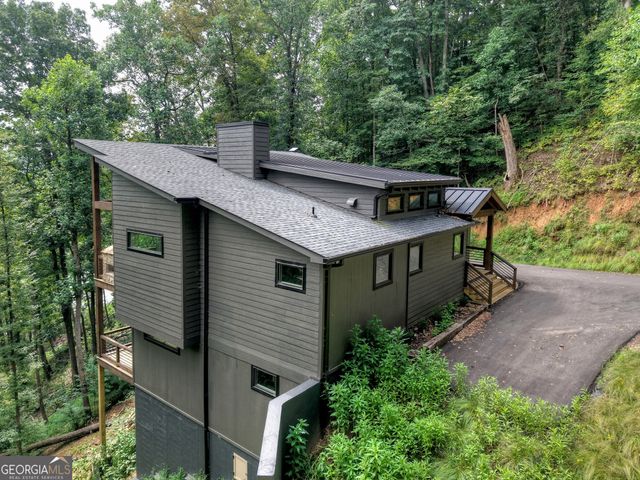 271 Toccoa Preserve Court, Blue Ridge, GA 30513