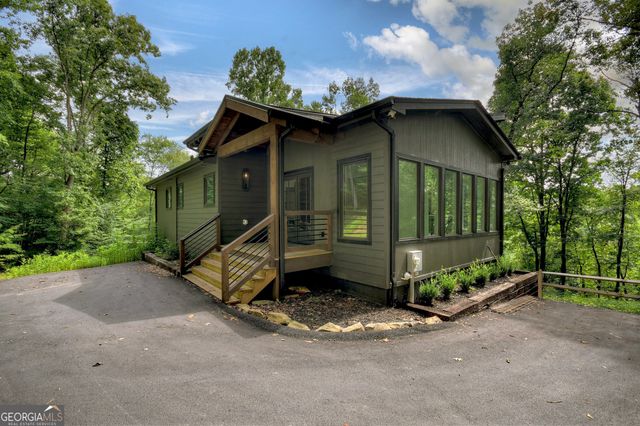 271 Toccoa Preserve Court, Blue Ridge, GA 30513