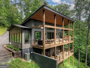 271 Toccoa Preserve Court, Blue Ridge, GA 30513