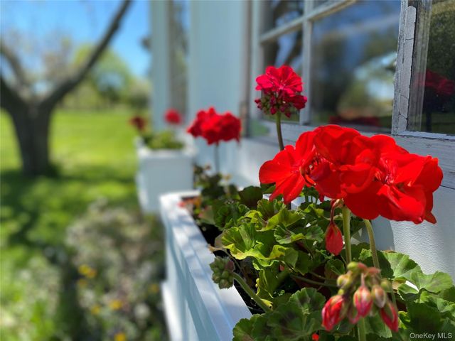 5845 E Bridge Lane NE, Cutchogue, NY 11935