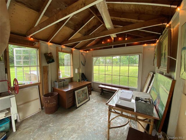 5845 E Bridge Lane NE, Cutchogue, NY 11935