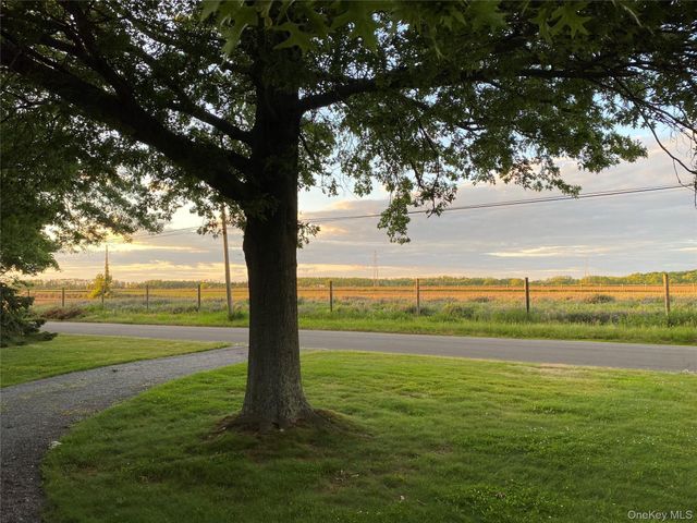 5845 E Bridge Lane NE, Cutchogue, NY 11935