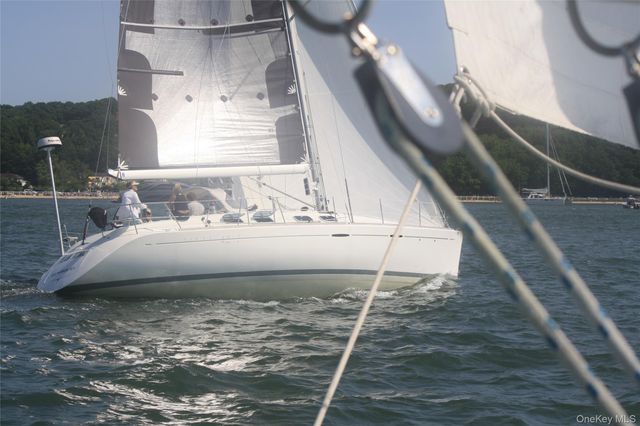 5845 E Bridge Lane NE, Cutchogue, NY 11935