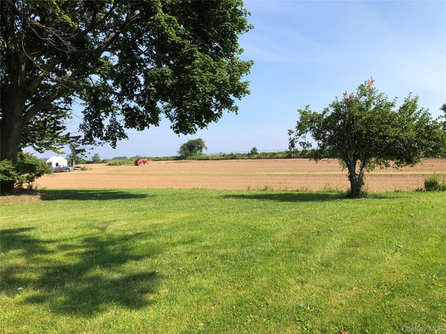 5845 E Bridge Lane NE, Cutchogue, NY 11935