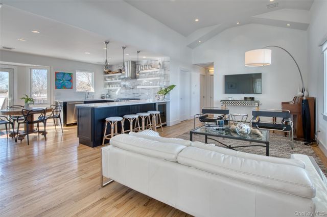 5845 E Bridge Lane NE, Cutchogue, NY 11935