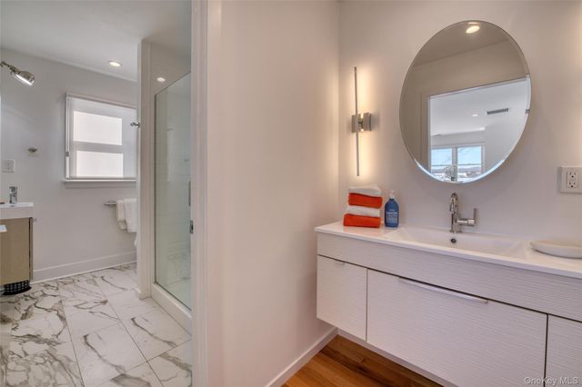 5845 E Bridge Lane NE, Cutchogue, NY 11935