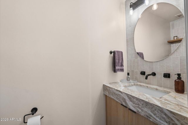 4821 W GARY Way, Laveen, AZ 85339