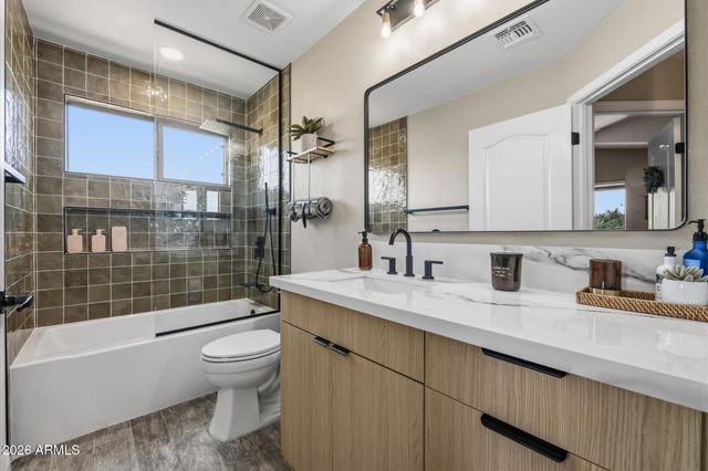 4821 W GARY Way, Laveen, AZ 85339