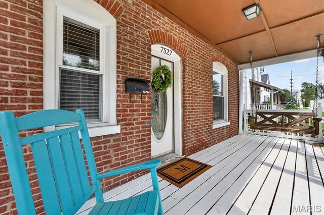 7527 Woodland Avenue, St Louis, MO 63143