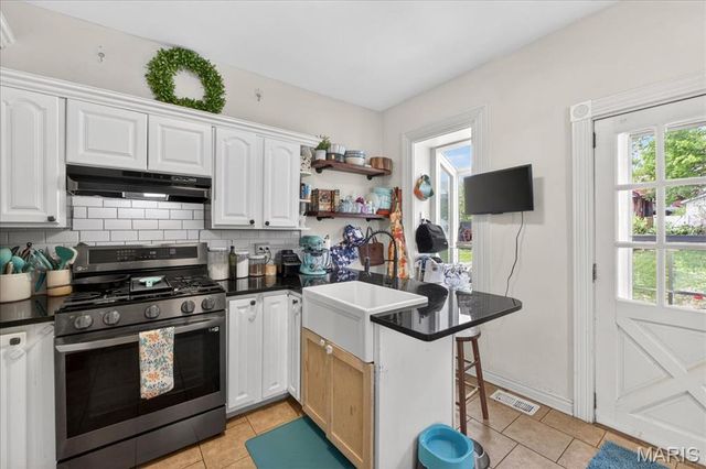 7527 Woodland Avenue, St Louis, MO 63143