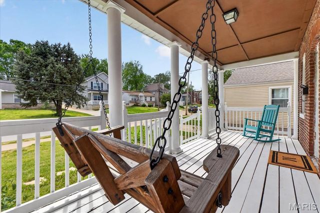 7527 Woodland Avenue, St Louis, MO 63143