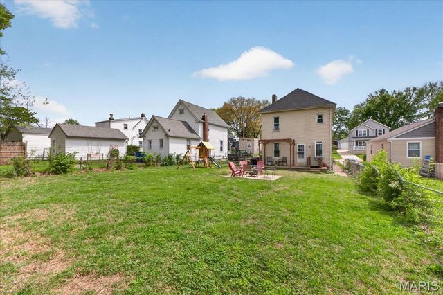 7527 Woodland Avenue, St Louis, MO 63143