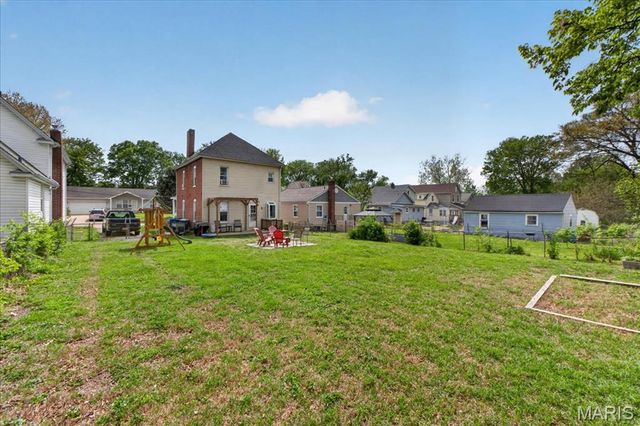 7527 Woodland Avenue, St Louis, MO 63143