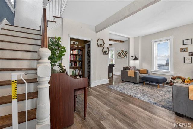 7527 Woodland Avenue, St Louis, MO 63143