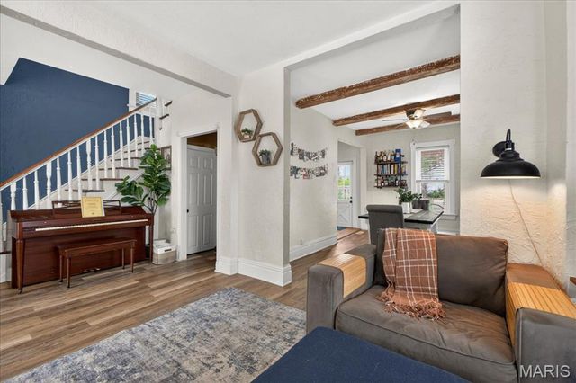 7527 Woodland Avenue, St Louis, MO 63143