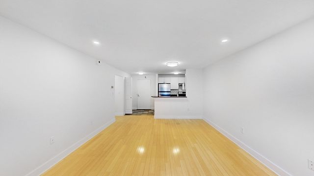 42 8th St 2110, Boston, MA 02129