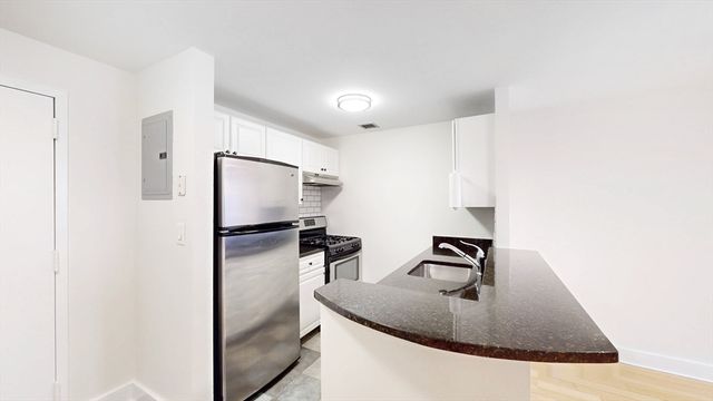42 8th St 2110, Boston, MA 02129