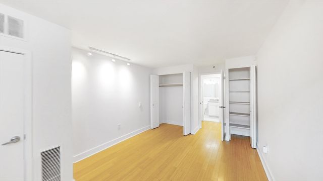 42 8th St 2110, Boston, MA 02129