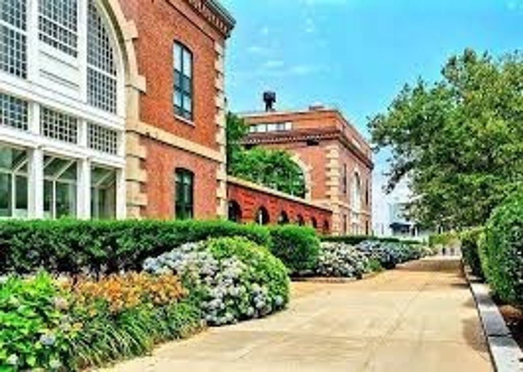 42 8th St 2110, Boston, MA 02129