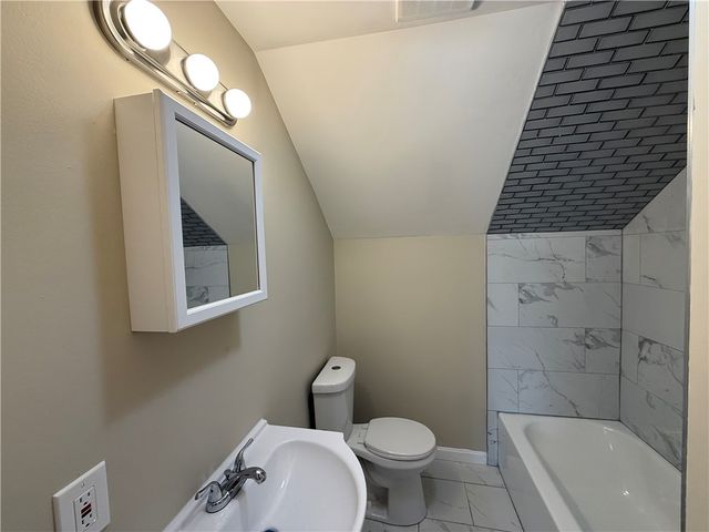 60 Whittier Avenue 3, Providence, RI 02909