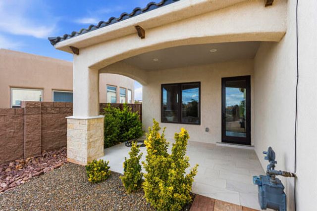 5005 Alberta Avenue NE, Rio Rancho, NM 87144