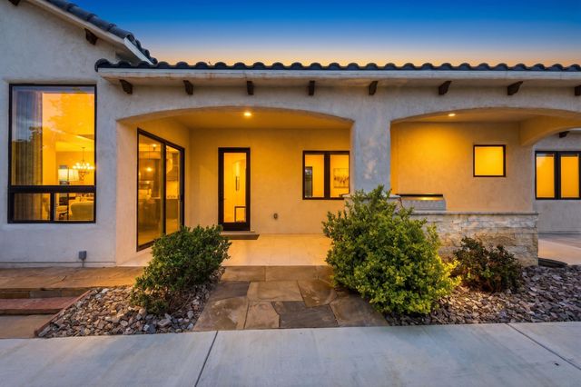 5005 Alberta Avenue NE, Rio Rancho, NM 87144