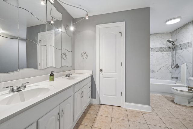 5101 Carriageway Drive 210, Rolling Meadows, IL 60008