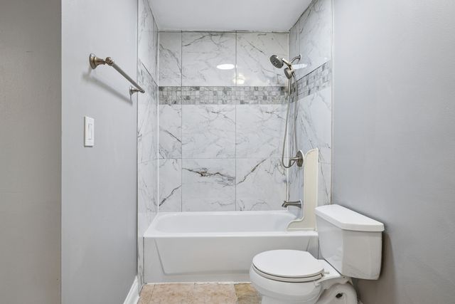 5101 Carriageway Drive 210, Rolling Meadows, IL 60008