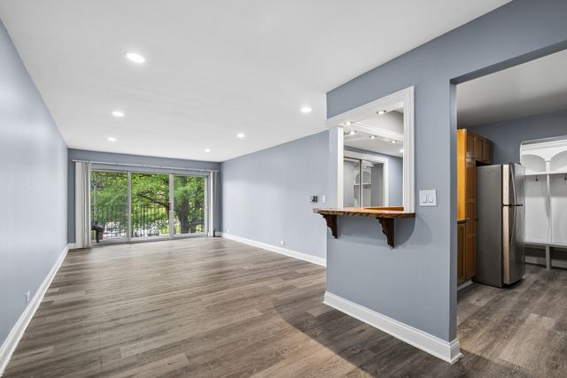 5101 Carriageway Drive 210, Rolling Meadows, IL 60008