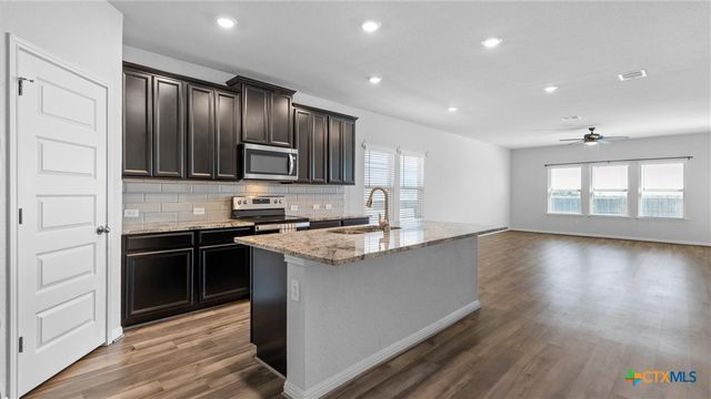 724 Clara Park, New Braunfels, TX 78130