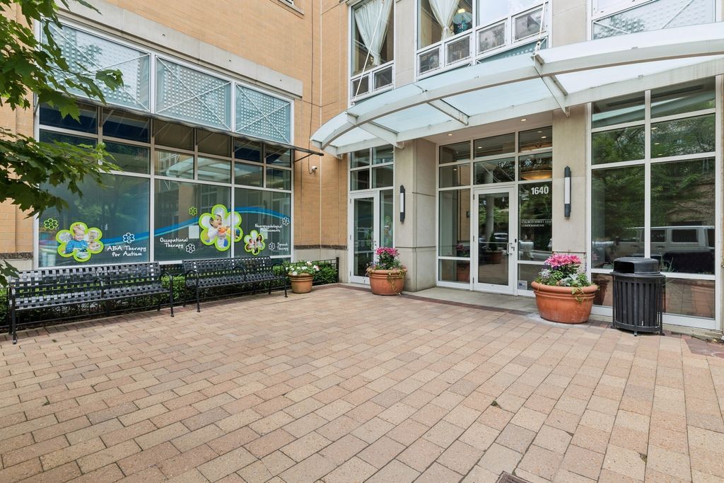 1640 Maple Avenue 1202, Evanston, IL 60201