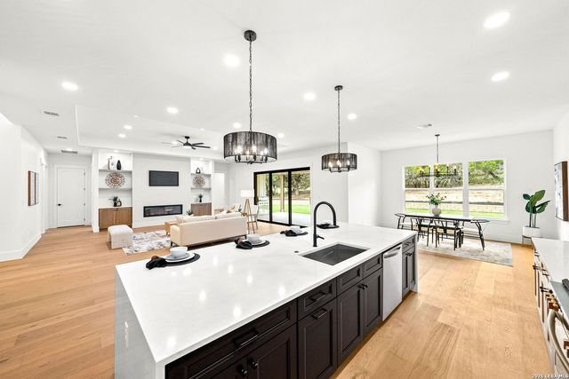 728 Mountain Creek Trail, Boerne, TX 78006