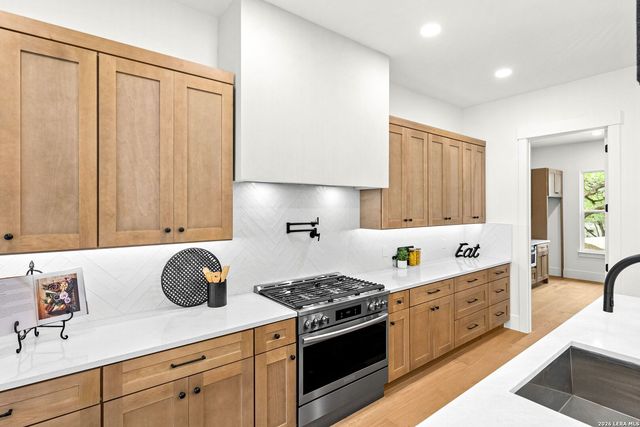 728 Mountain Creek Trail, Boerne, TX 78006